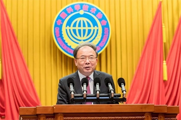 省委常委、市委書記李小敏在開幕式上講話