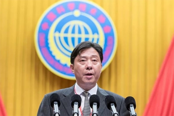 市科協黨組書記、 副主席陳曉華作工作報告